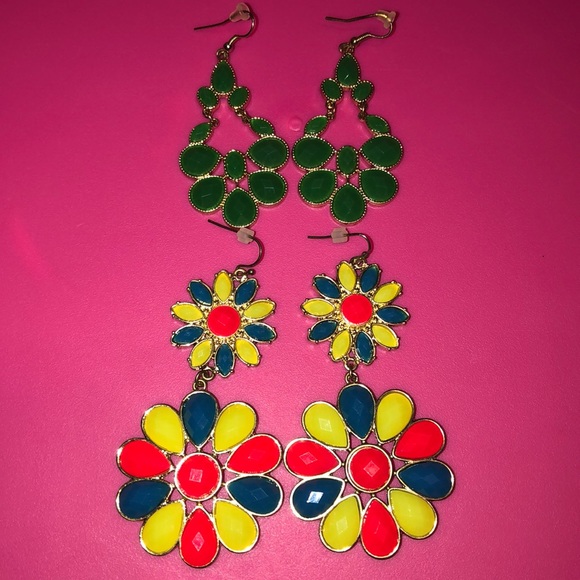 2 EARRING BUNDLE - Picture 1 of 7